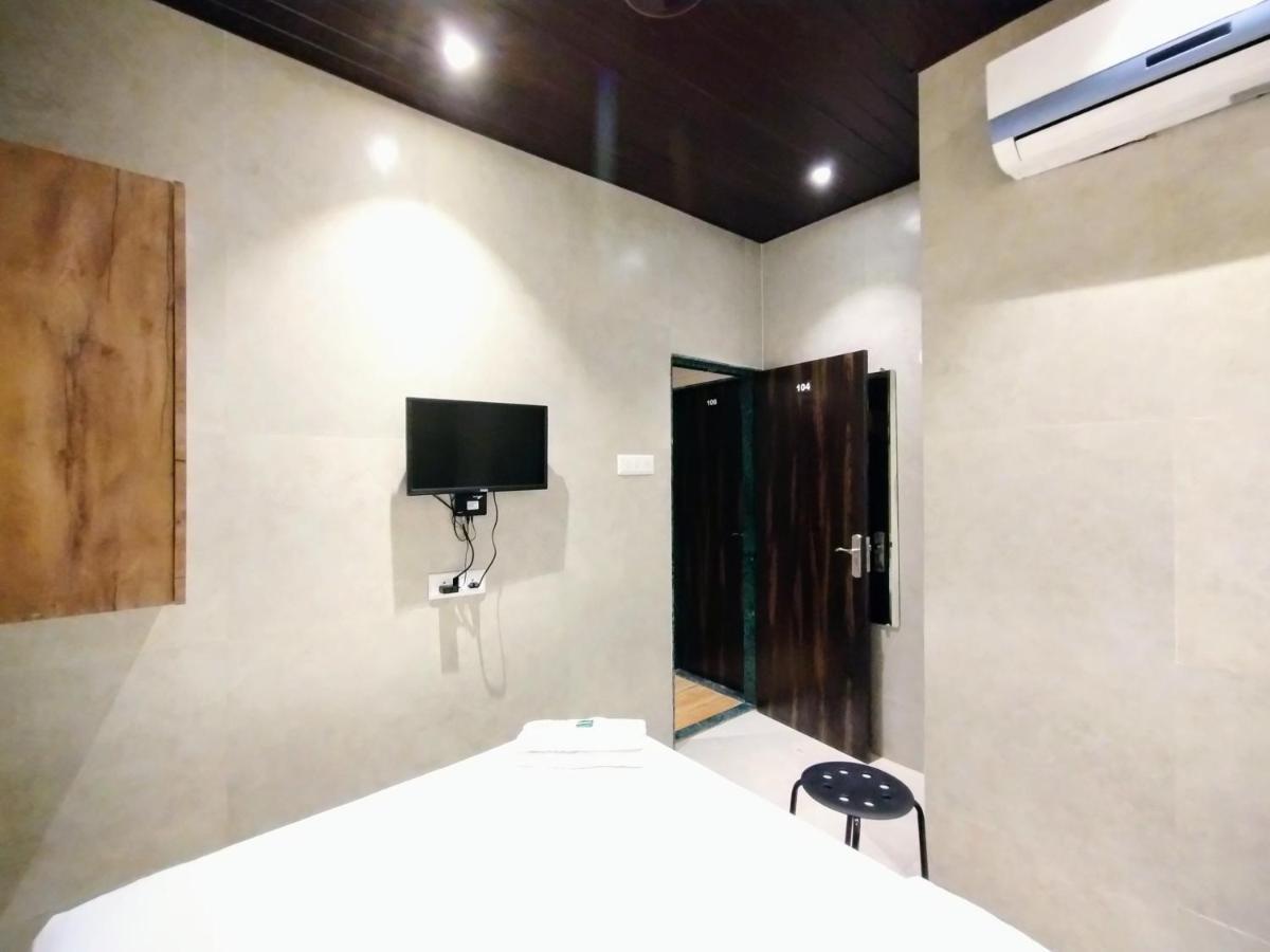 Hotel Eros - Near Airport T2 مومباي المظهر الخارجي الصورة